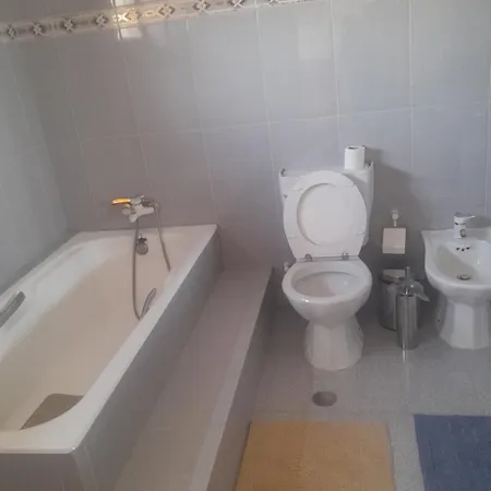 As Casinhas Dona Isabel Homestay *